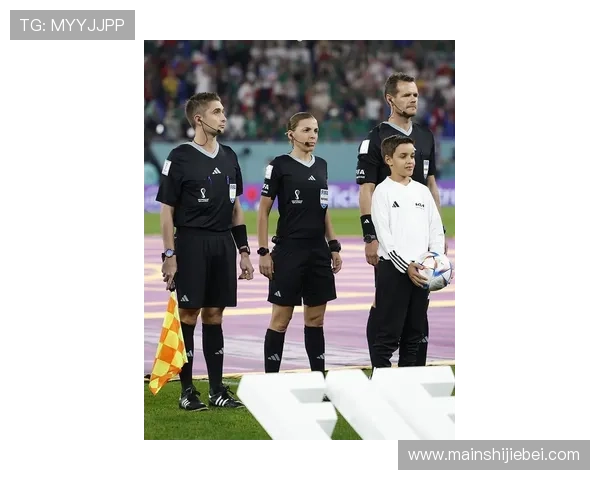 卡塔尔世界杯新闻报道：关注各国球队备战动态与赛场表现